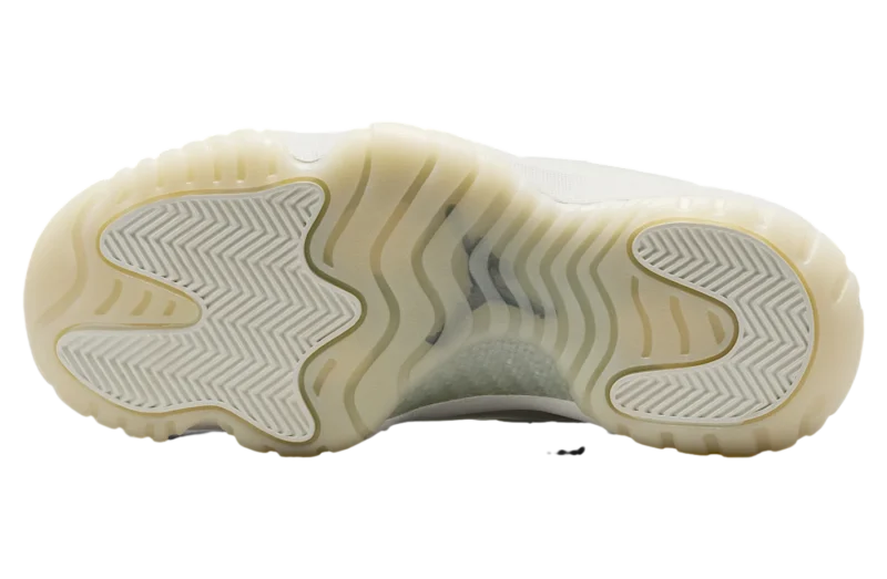 Air Jordan 11 Pearl