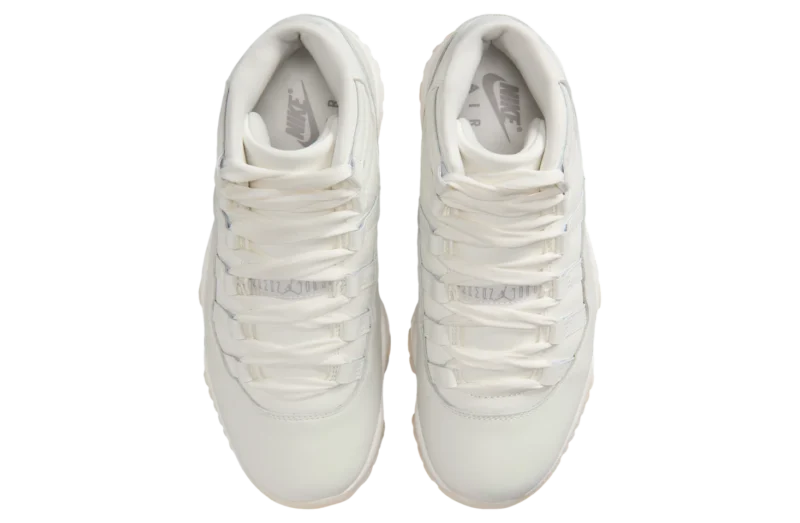 Air Jordan 11 Pearl